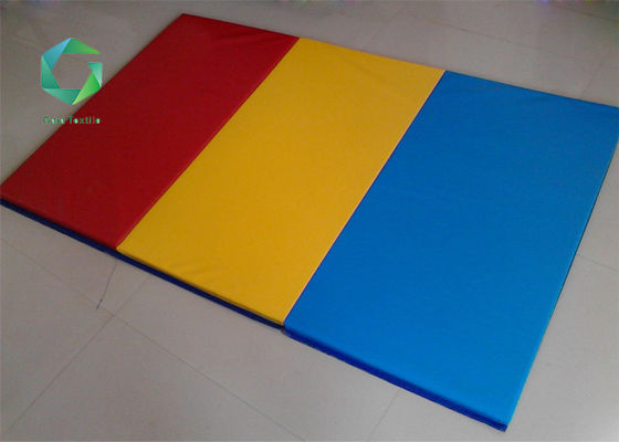 18oz PVC Gym Mat 2000N Tensile Strength Waterproof Vinyl Leather Fabric 100m Length